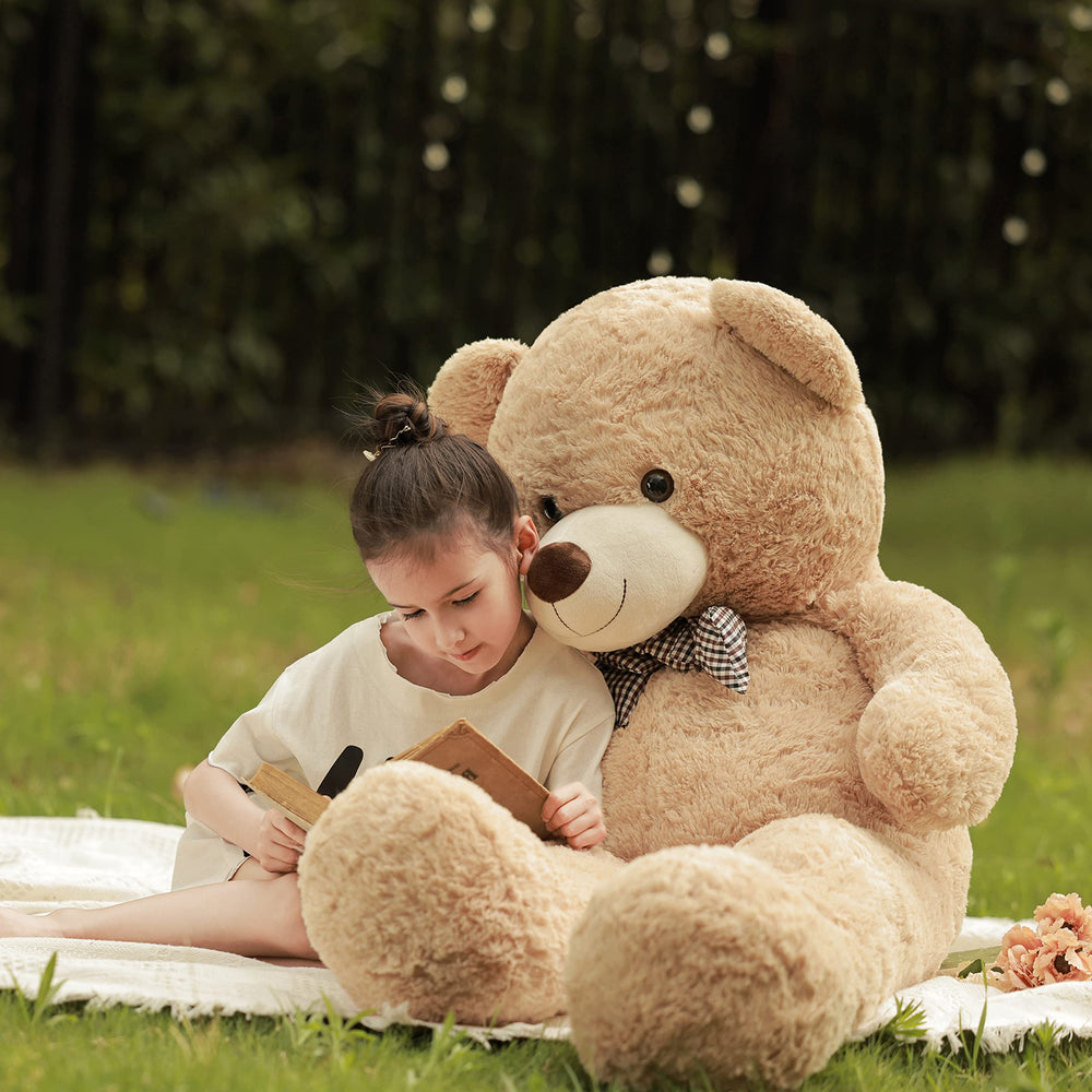 Poutmac 47inch teddy bear fur detail emphasizes ultra-soft touch and durability.