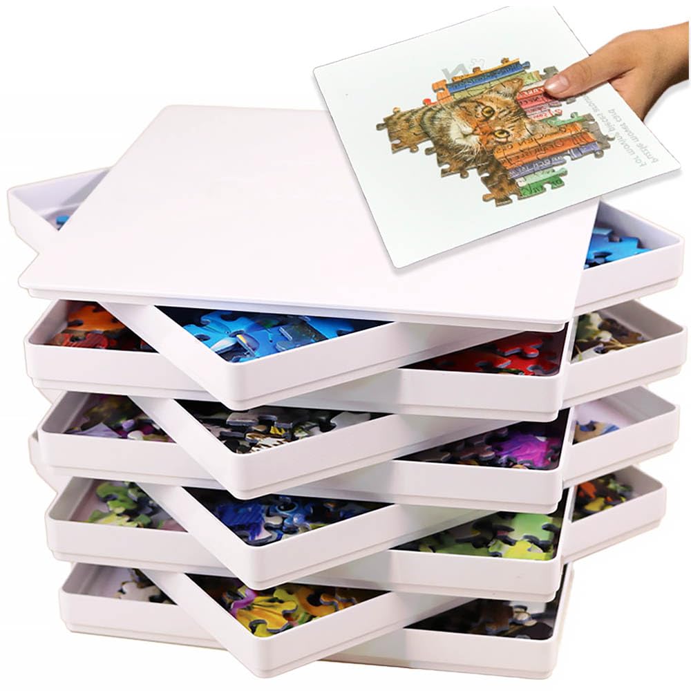 PUZZLE EZ 8-puzzle sorting trays with lid keep pieces organized and secure.