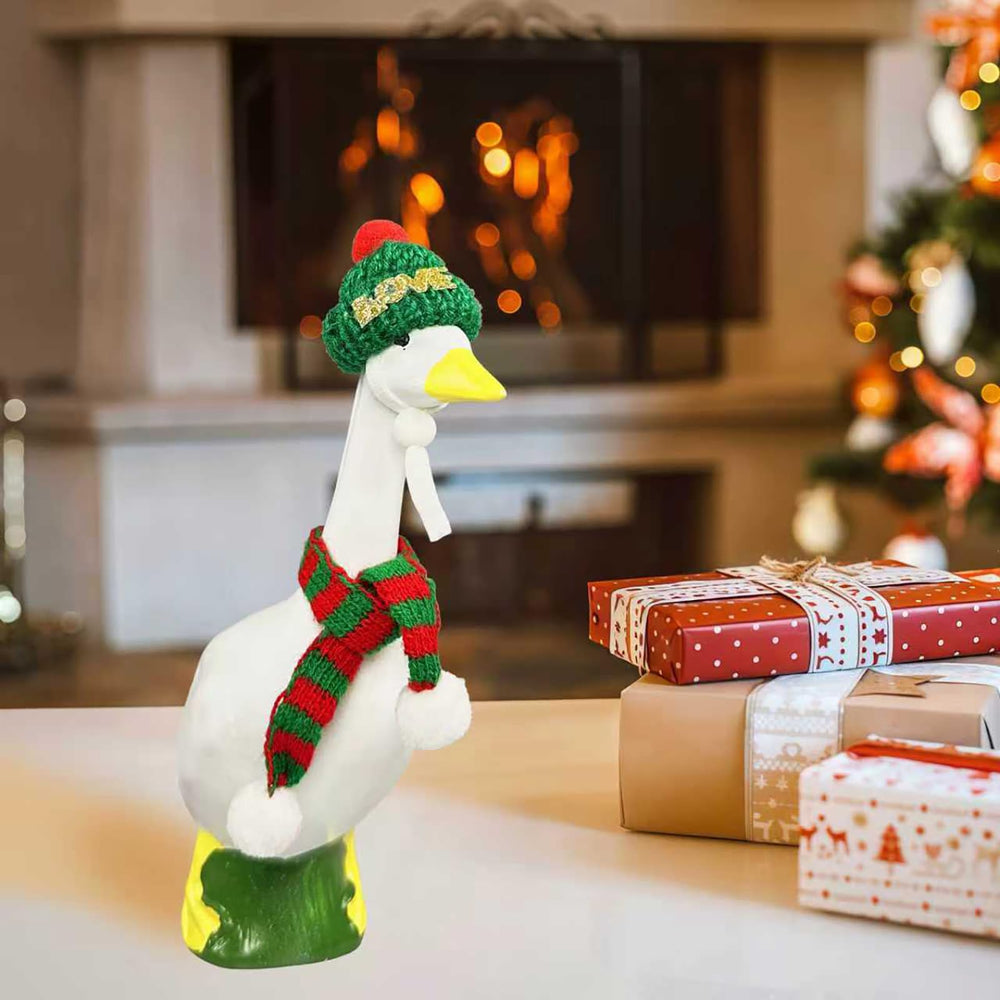 QIONG Christmas goose decor enhances desks and shelves.