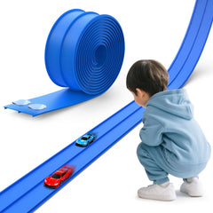 QLANGGO 15ft flexible race track starter set on a smooth table for imaginative play