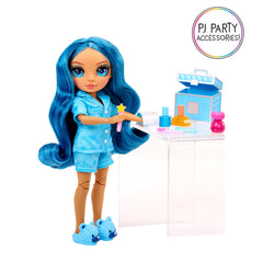 Includes trunk, two nail files, three polishes, UV light, and a comb