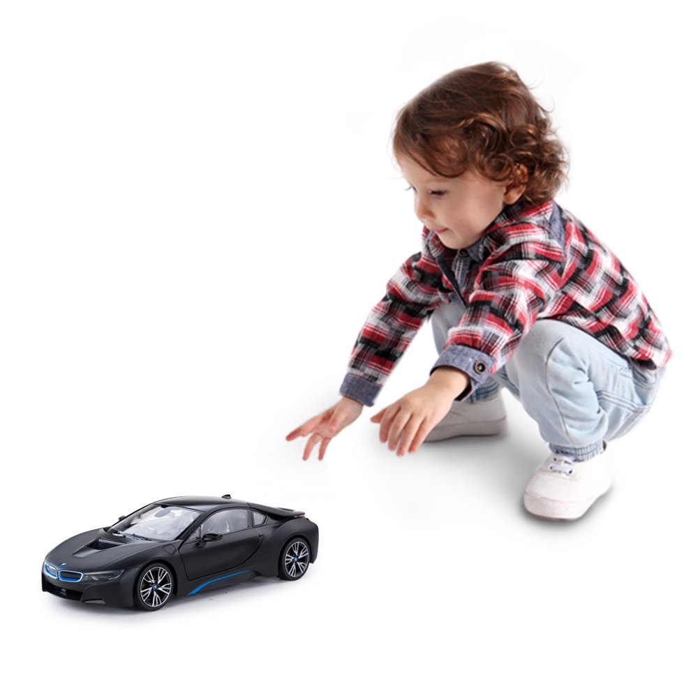 RASTAR BMW i8 RC car suitable for indoor and outdoor play