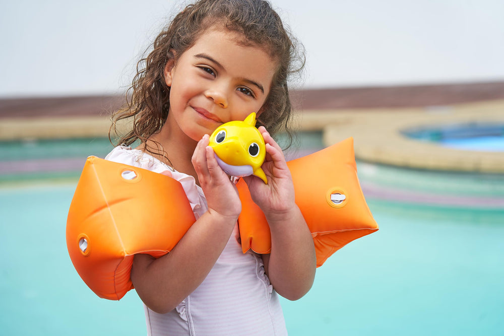 Robo Alive Junior Baby Shark yellow daddy version for sibling play