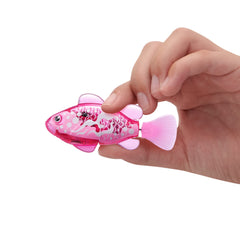 Robo Alive Robo Fish color-change water activation close-up demonstrates magic