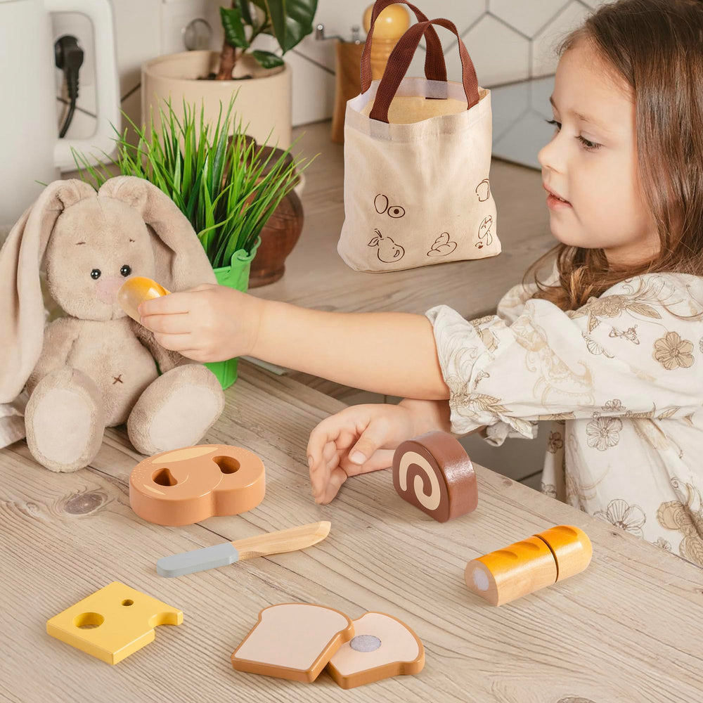 ROBOTIME velcro storage bag keeps pieces organized for on-the-go play.