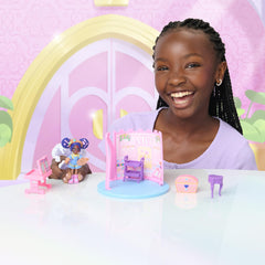 Royale High Art Class Playset includes a virtual item code.