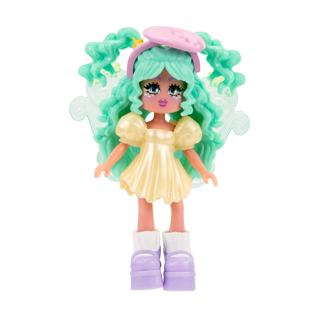 Royale High official licensed collectible with interchangeable components.