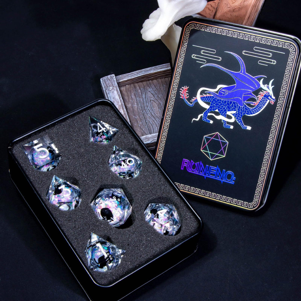 Roycevon resin cat-d4 liquid-core dice, high contrast for fast reading