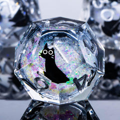 Roycevon resin cat-d8 liquid-core dice, sharp edges and clear numerals