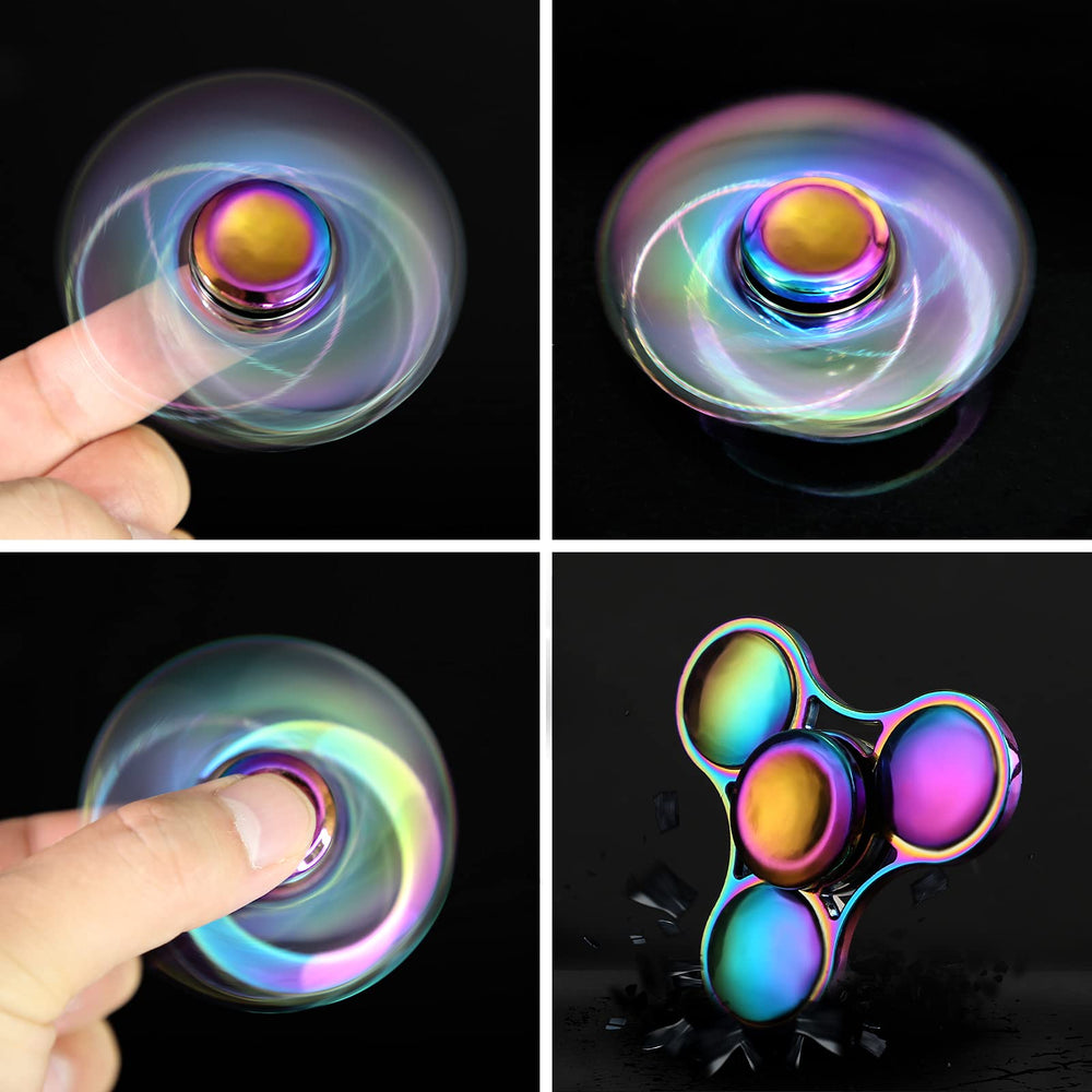 Portable SCIONE spinner on desk supports quick breaks and calm moments.
