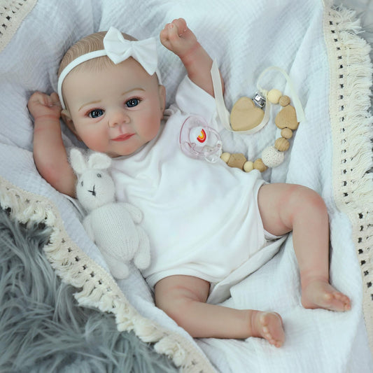 SCOM Juliette 18in face close-up with lifelike expression for imaginative play