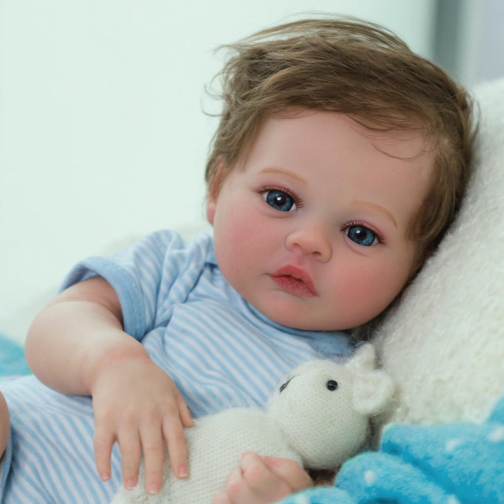 SCOM Meadow clothes and accessories photo highlights a complete gift-ready set