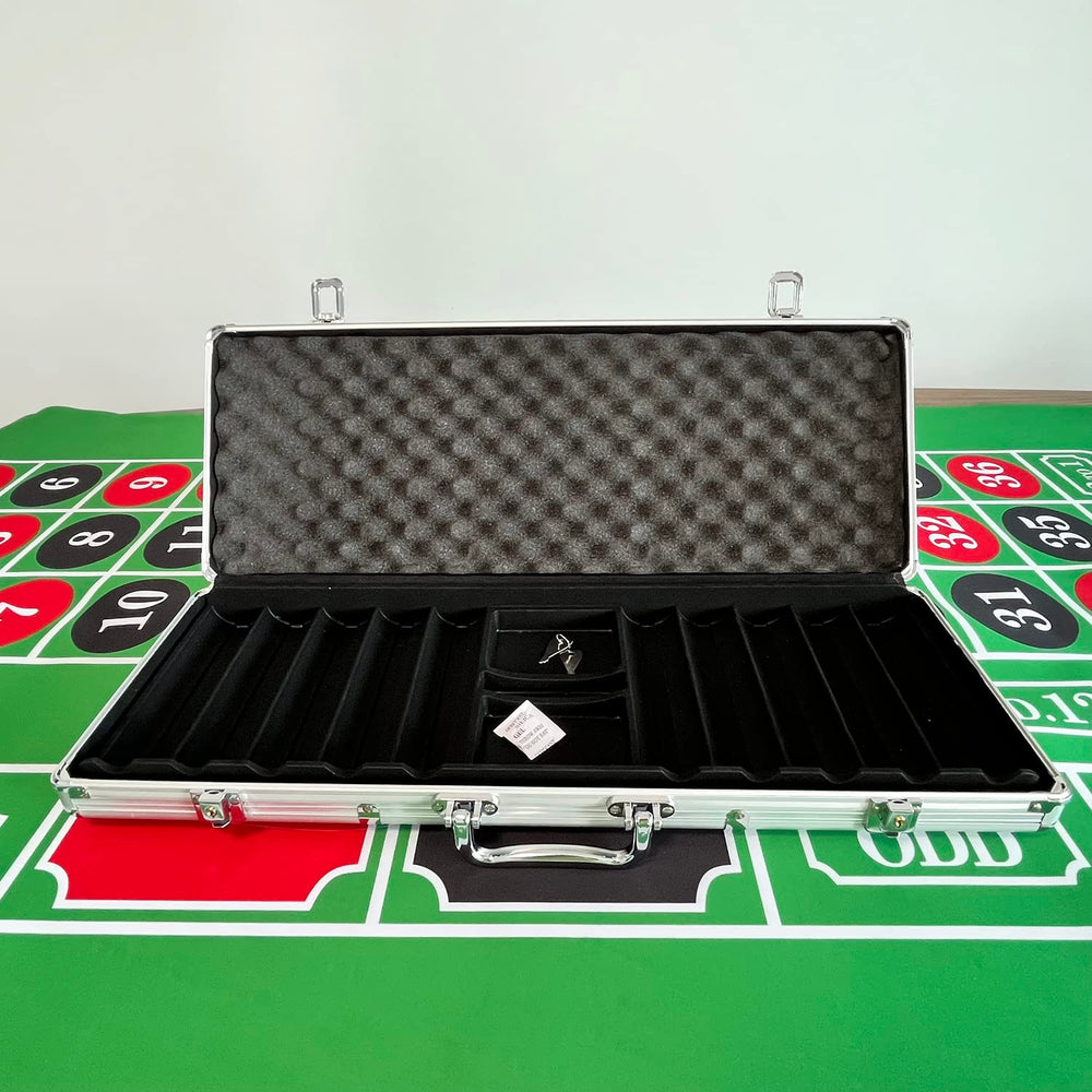 SEETOOOGAMES poker chip case interior showing space for 500 chips