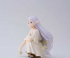 SEGA Yumemirize Frieren figure side view highlighting pose.