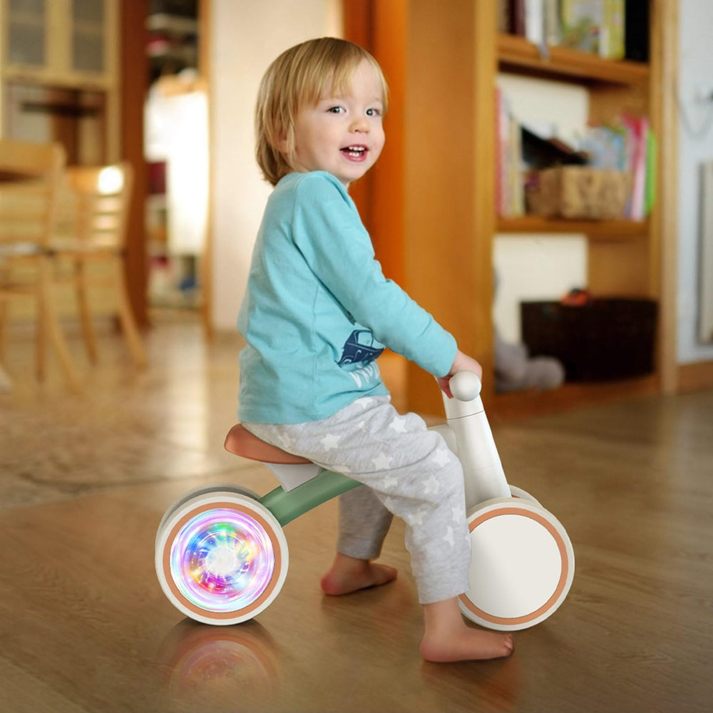 SEREED quiet ride wheels reduce noise during play sessions.