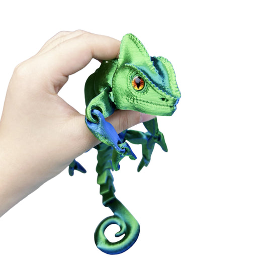 SIPWATE chameleon with flexible joints for poseable display and tactile focus.