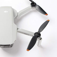 SIynhoo quick-release blades enable fast, tool-free prop swaps on Minis.