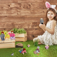 Skylety family-scene figures complete the playset for stories.