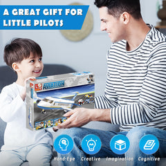 Sluban container loader enables varied cargo scenes and ground support play.
