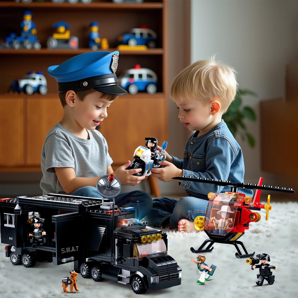 Sluban City Police Chase set figures group for cooperative storytelling