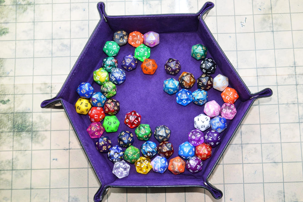 Smartdealspro swirled D20 dice with eye-catching patterns.