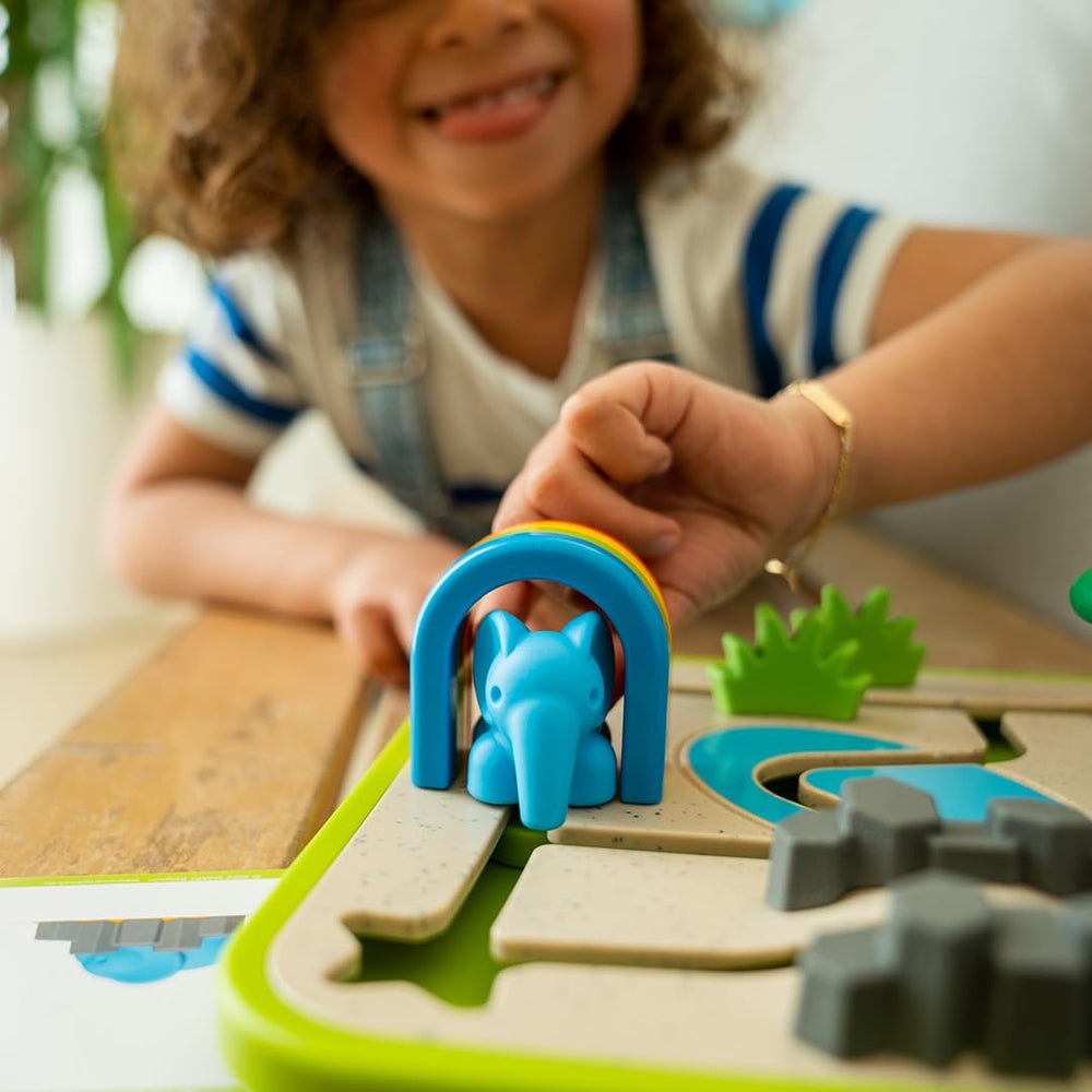 SmartGames Safari Park Jr preschool design invites curious minds to explore independently.
