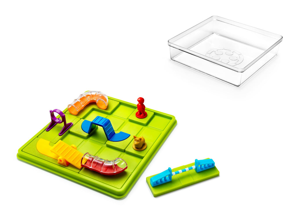 SmartGames Smart Dog board solution shows the correct arrangement