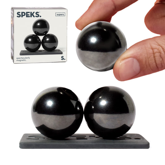 Speks Supers magnetic balls 3-pack on desk for fidget focus