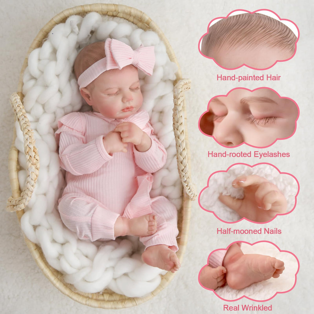 SPICIMOMO hand and feet detail reveals realistic texture and veins.