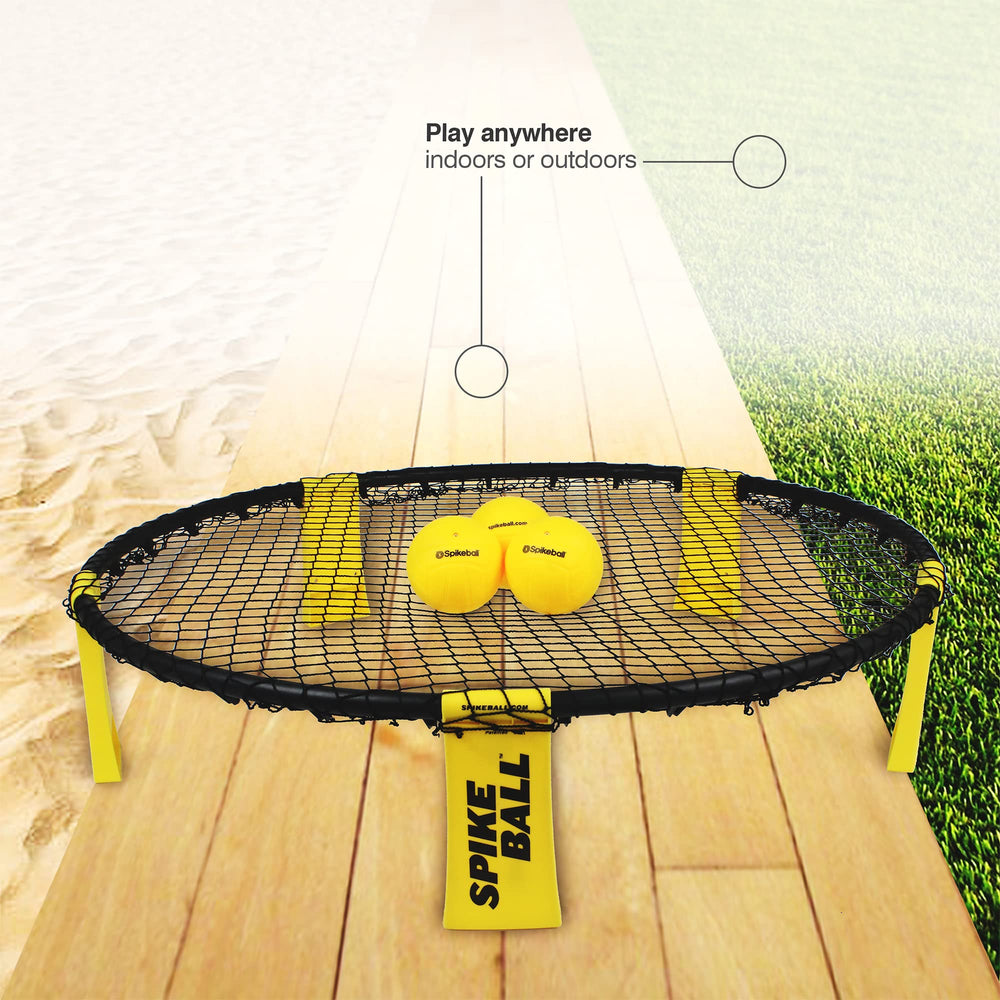Easy assembly of the roundnet set for instant play on any lawn.