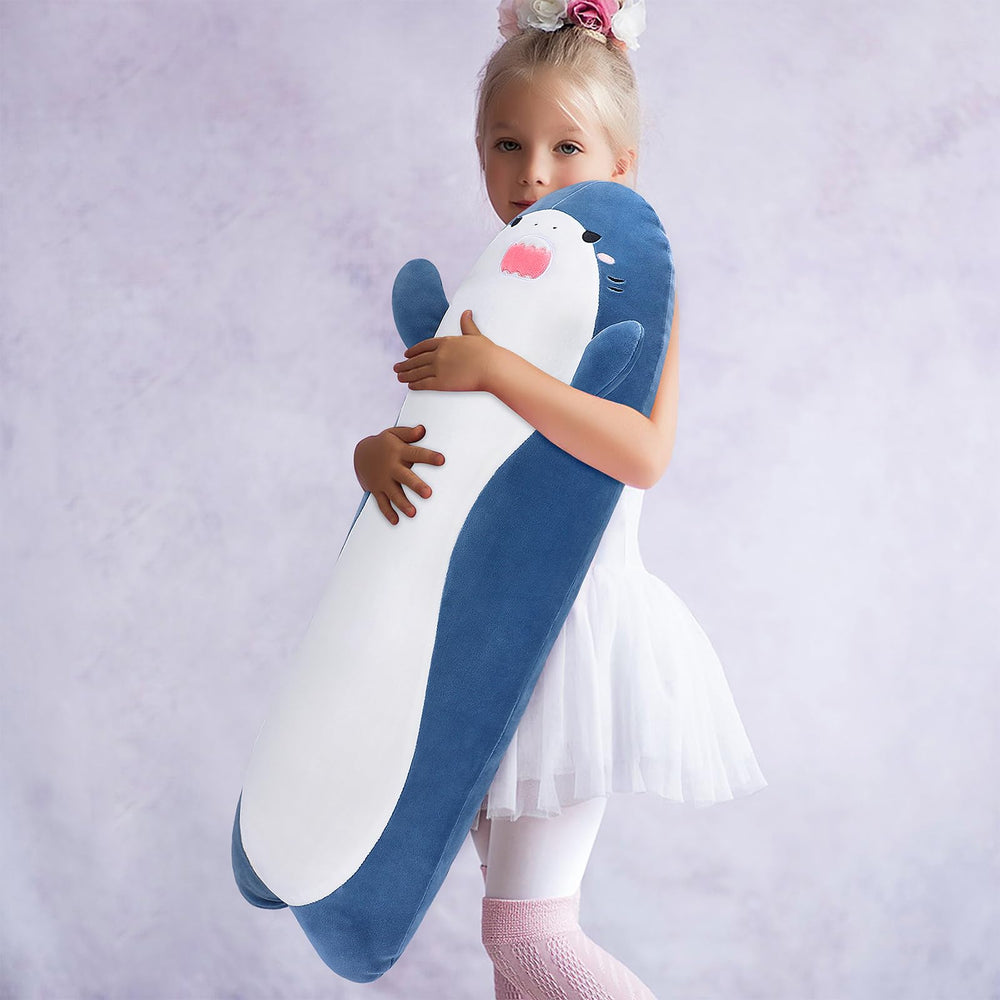 Sprinqdawin shark plush vacuum-packed, recovering fullness after unpacking.