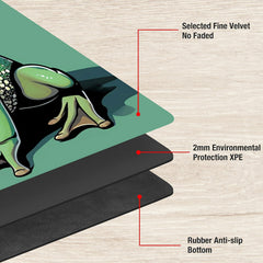 SROJDHFJB soft surface mat enables precise card handling.