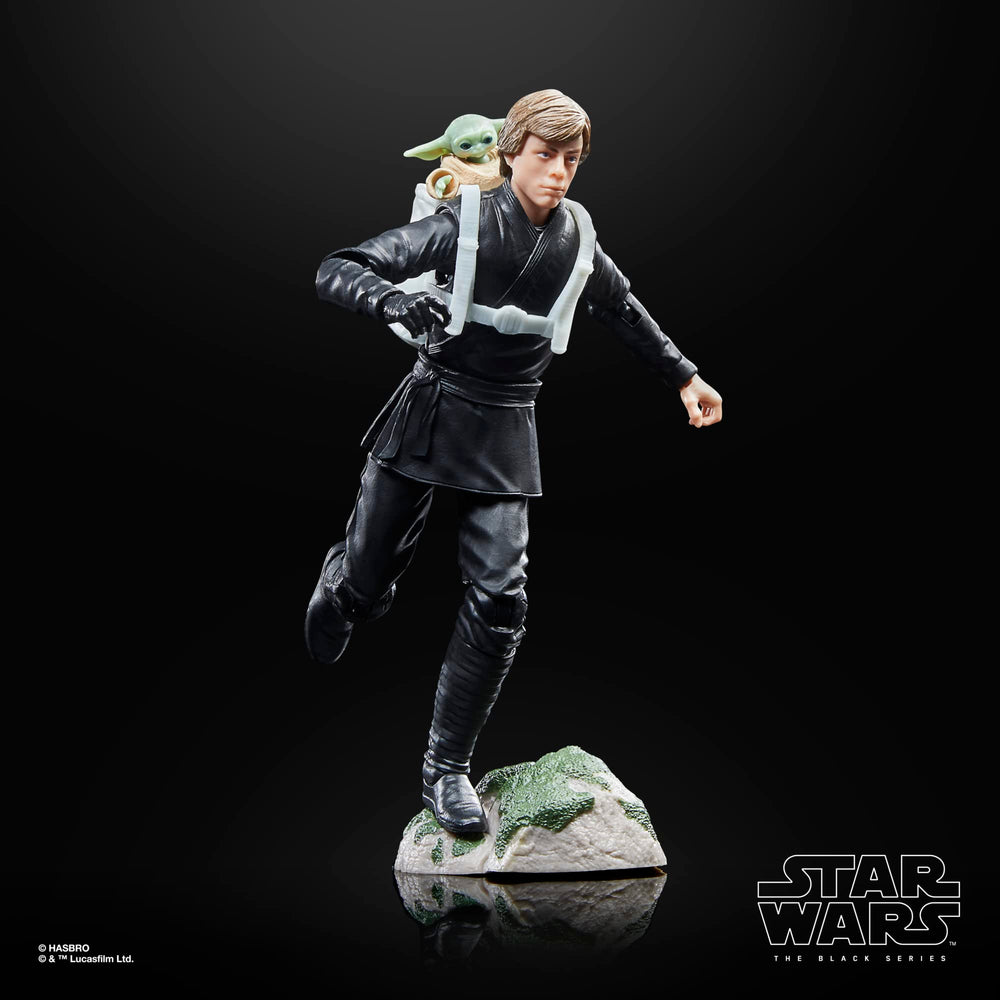 STAR WARS Luke Skywalker & Grogu training ball with blast FX accessory.