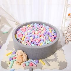 Easy-to-clean STARBOLO balls suitable for bath or pool use