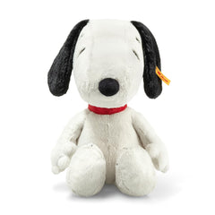 Steiff Snoopy plush with ultra-soft fabric for cuddling and comfort.