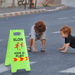 StrLon easy-setup foldable design lets you place signs quickly.