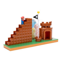 Super Mario Course Complete Playset flagpole—easy pose-and-display for action-packed scenes
