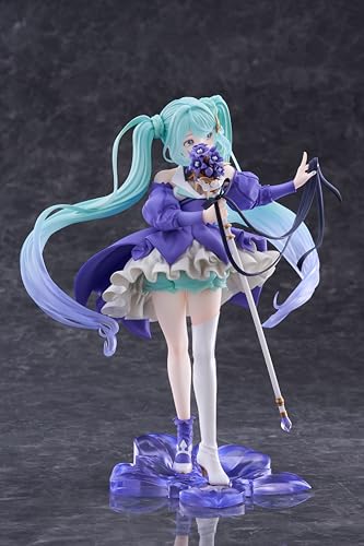 Close-up pose of Taito Hatsune Miku AMP+ figure showing detailed paintwork