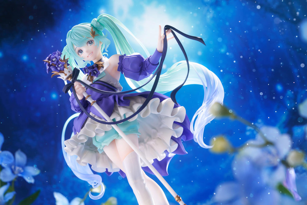 Shelf-ready display of Taito Hatsune Miku AMP+ figure complements any collection