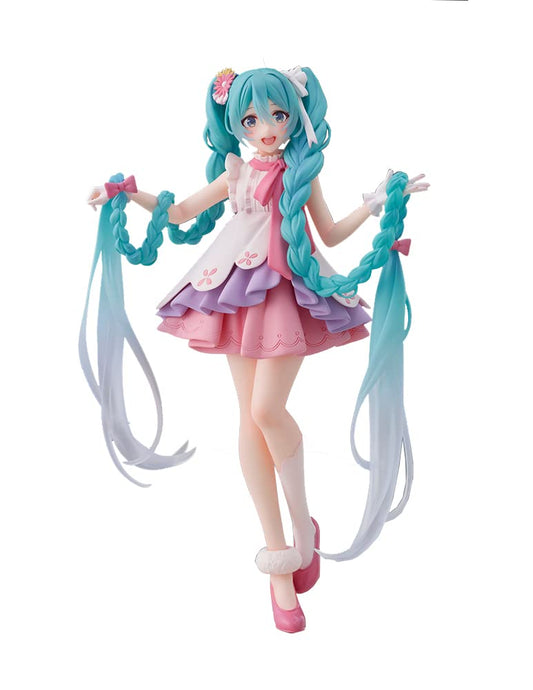 Taito Hatsune Miku Wonderland Rapunzel figure base for steady display.