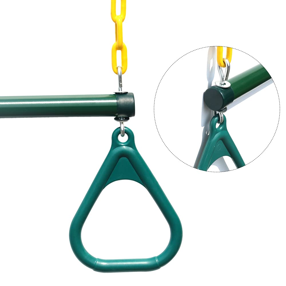 Take Me Away plastic-coated chains protect surfaces during setup.