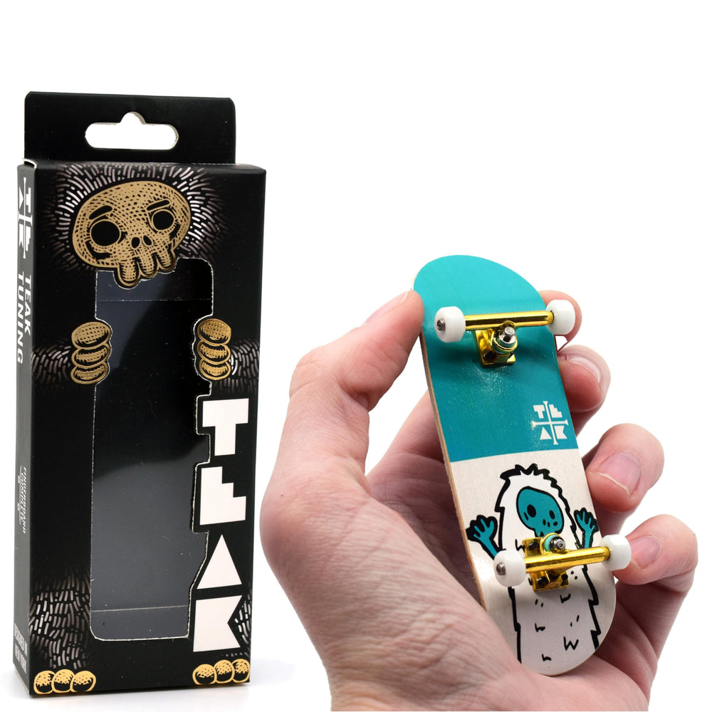 Teak Tuning Teal Yeti graphic deck with glossy finish for durable, stylish sessions.