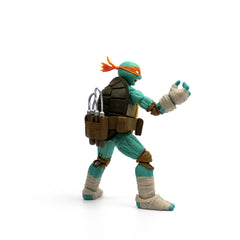 Michelangelo utility belt keeps nunchucks secure during posing.