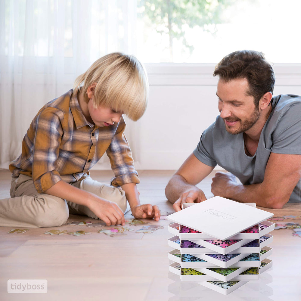 Tidyboss lid protects pieces from spills and curious pets.