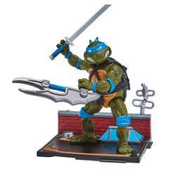 TMNT Leonardo Ninja weapons and accessories included for action play