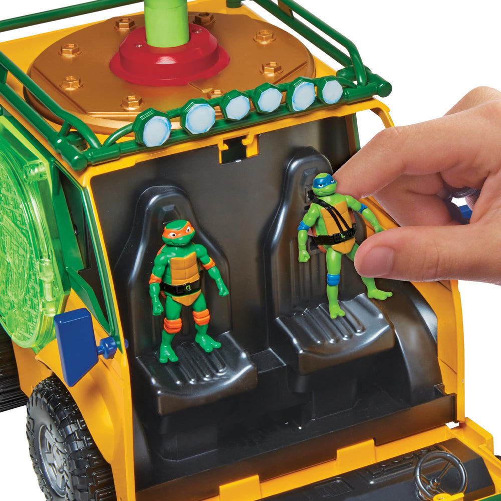 TMNT Pizza Van side wheels enable realistic vehicle motion