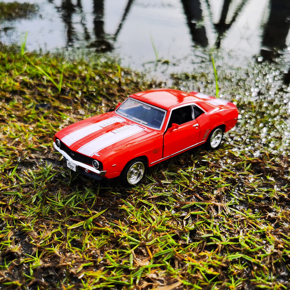 TOKAXI Camaro SS with open doors invites interactive display and admiration.