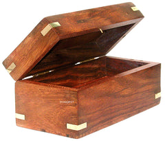 TOSQP27 detailed wood grain and natural finish complements festive setups