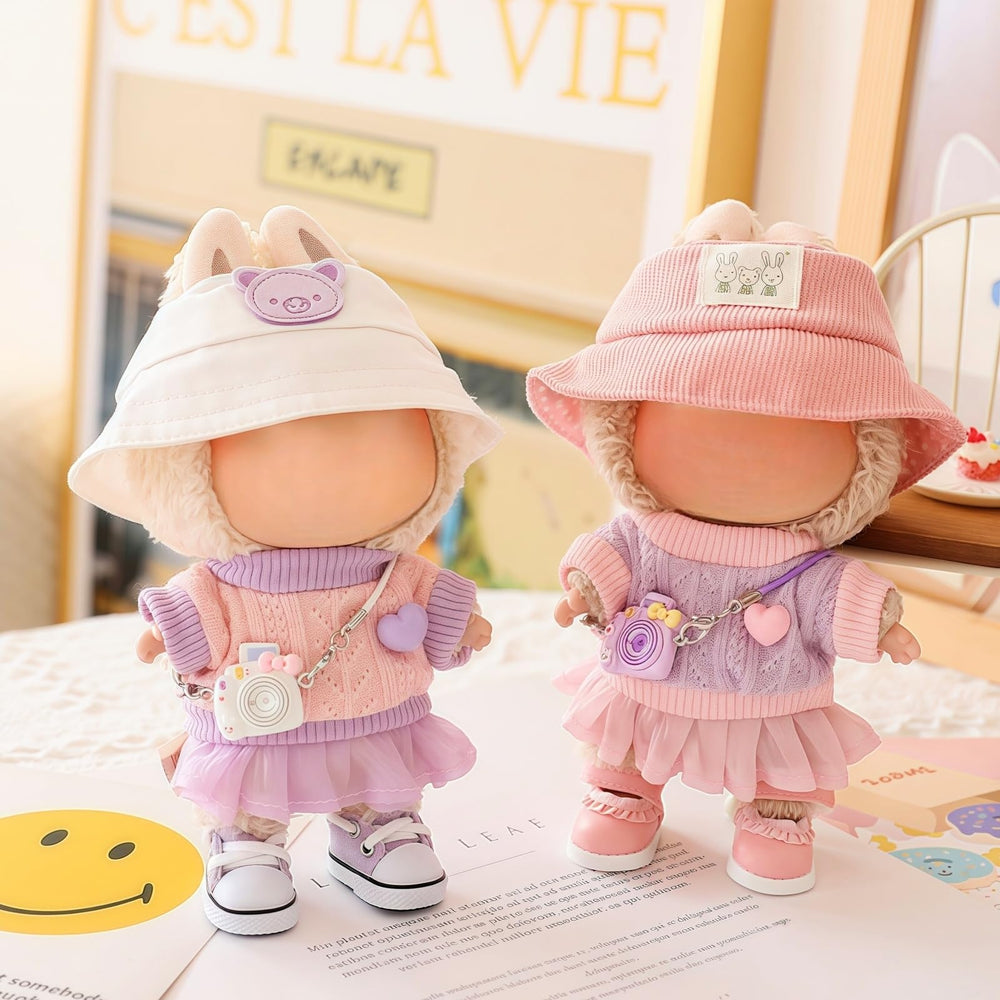 TOU-BEGUIN 17cm doll shoes pair completes stylish doll ensembles.