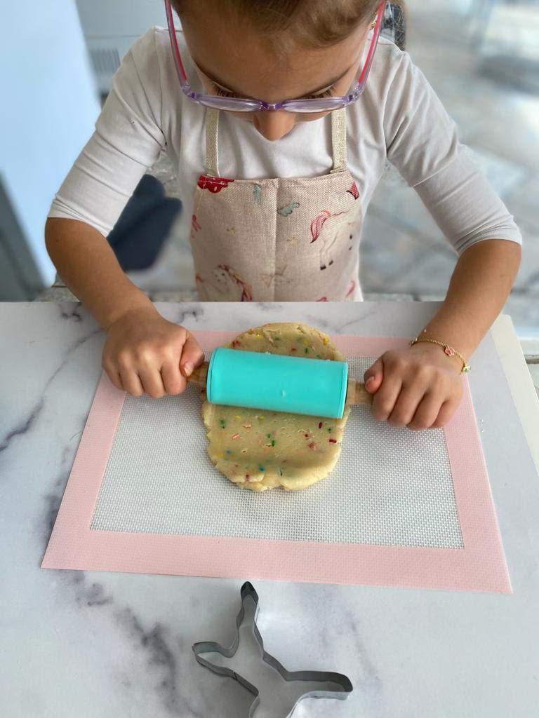 Tovla Jr cupcake decorating tools boost kid creativity in treats